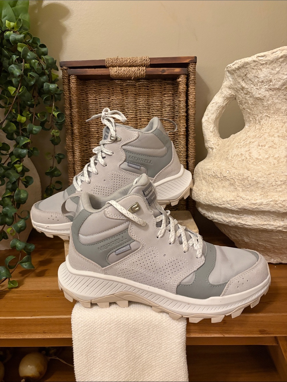 Merrell Women's Light Gray Athletic Hiking Sneakers - Picture 4 of 15